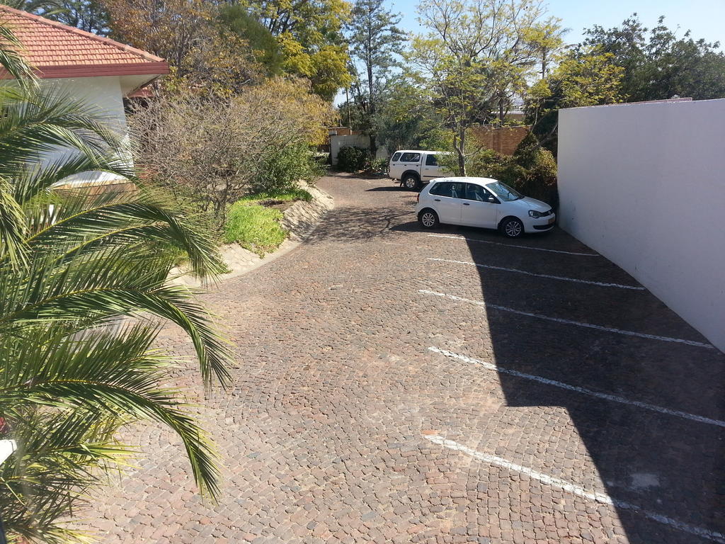 Rivendell Hotel Windhoek Szoba fotó